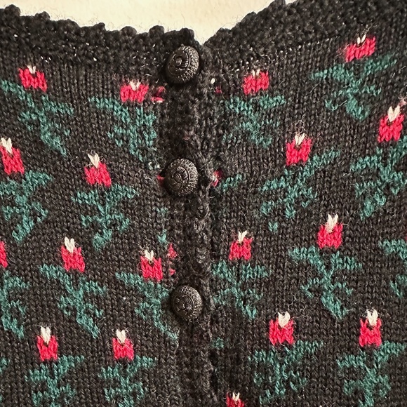 Vintage 80's Susan Bristol Embroidered Floral Wool Sweater - Picture 2 of 11